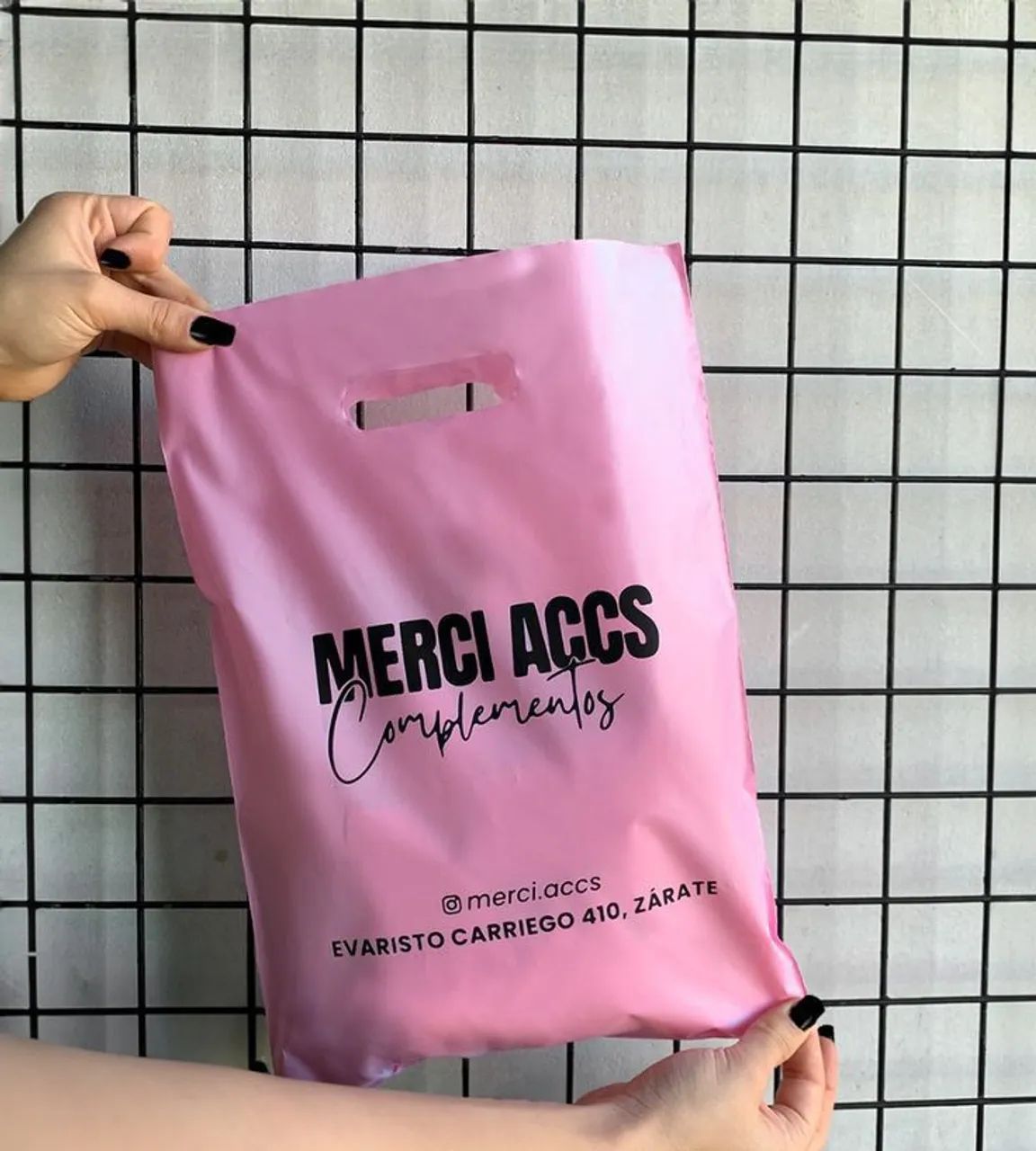Sacolas personalizada com a logomarca mínimo 250 unidades  - Foto 3