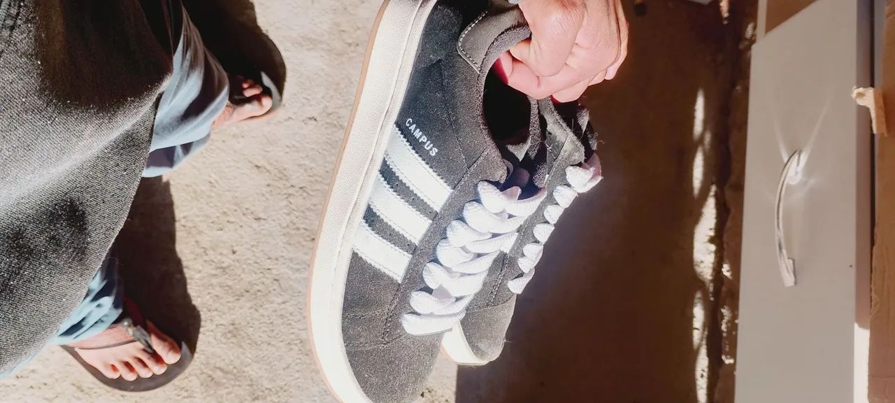 Tênis adidas