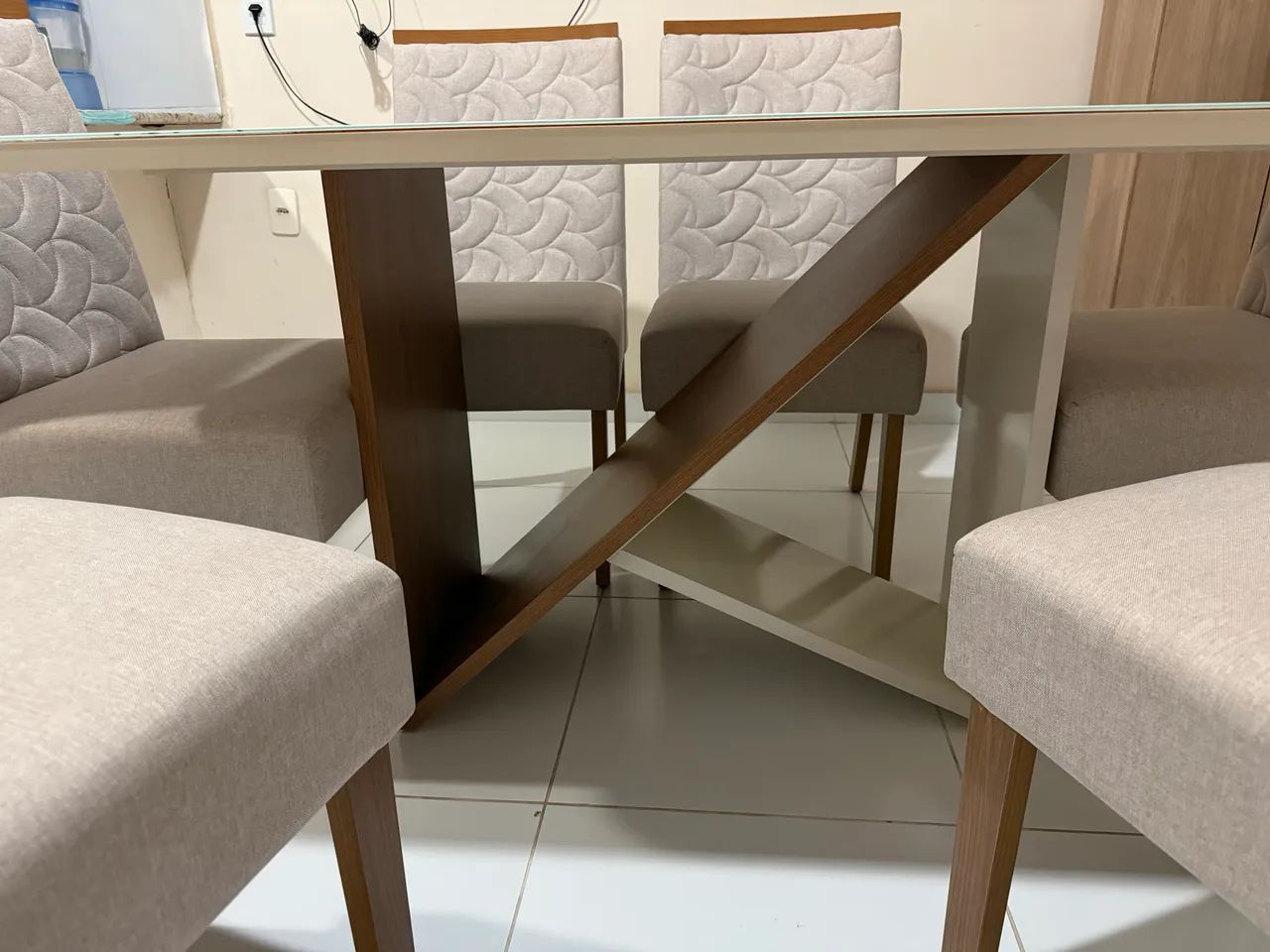 Mesa em vidro com 6 cadeiras  - Foto 3