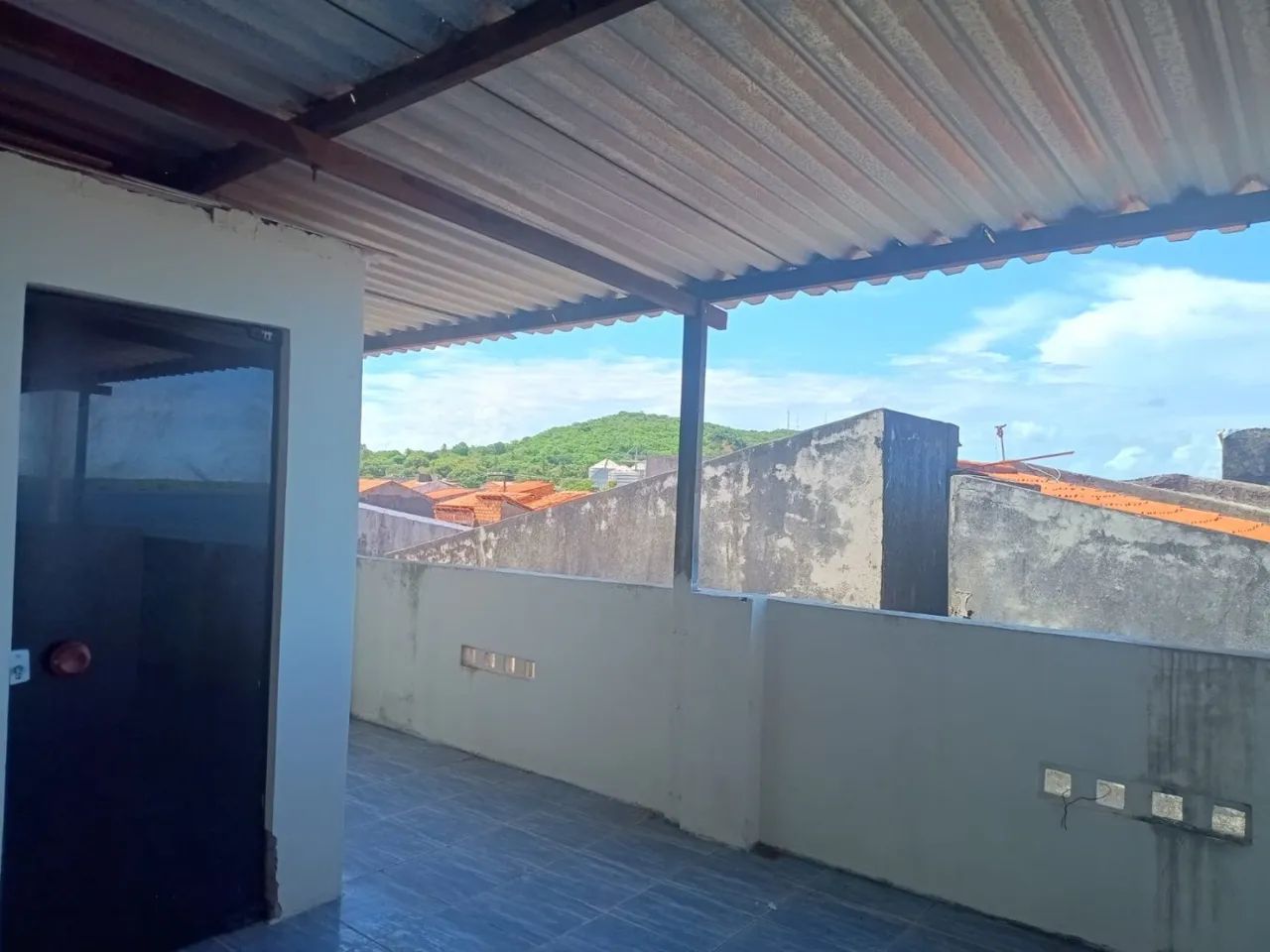 $ Vendo casa com 4 quartos no B. Industrial em Aracaju - Se - Foto 2