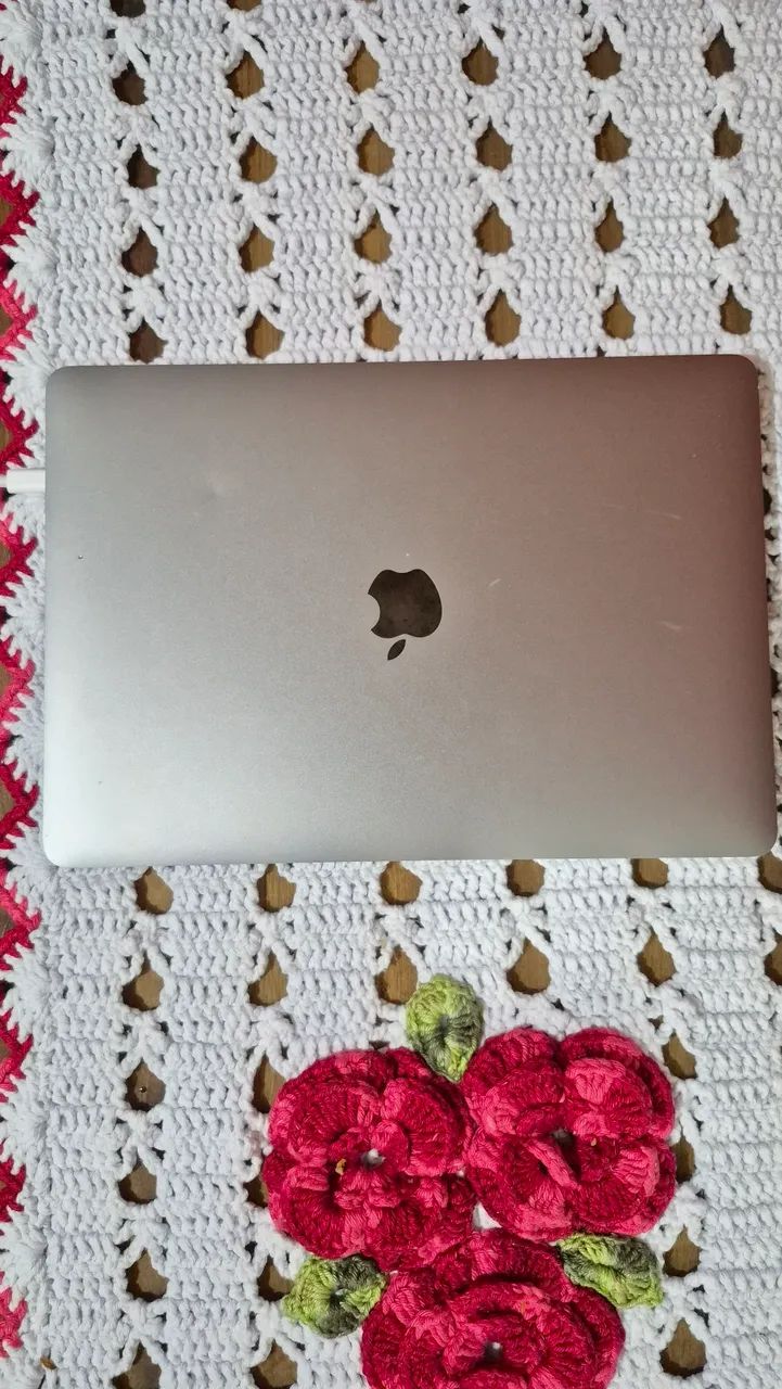 Macbook Pro 2020 Touchbar 16GB - Notebooks - Canasvieiras
