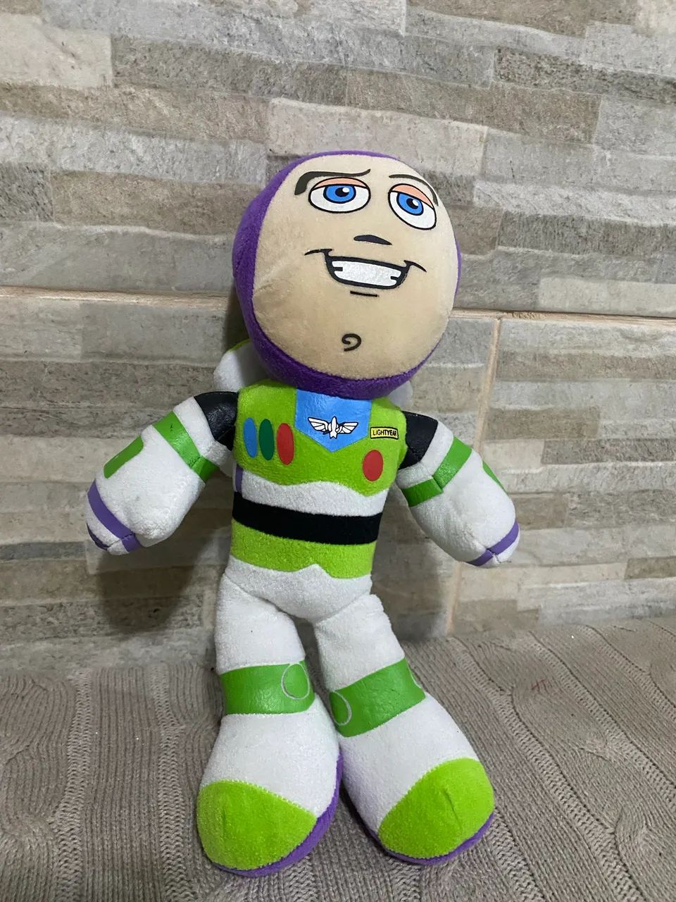 Pelúcia do Buzz Lightyear tamanho 42cm  - Foto 2