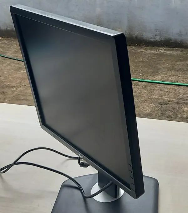 Monitor DELL LED TIPO TN 19" P1913SB - Foto 4