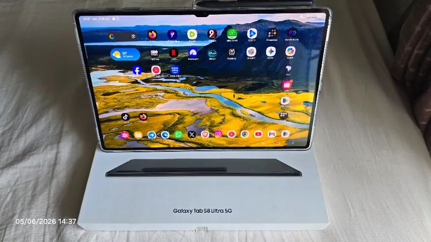 『中古』Galaxy Tab S8 Ultra 5G 海外版 Samsung Galaxy Tab S8 Ultra 5G - 512GB + 16GB RAM - Celulares e