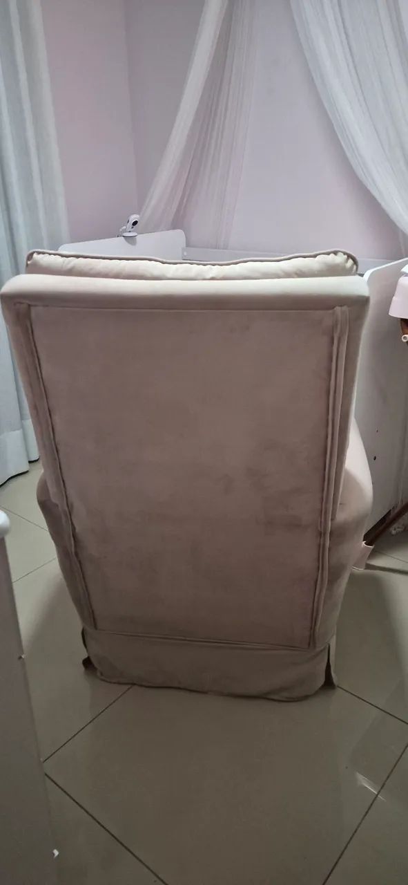 Vende-se cadeira de amamentar com balanço  - Foto 3