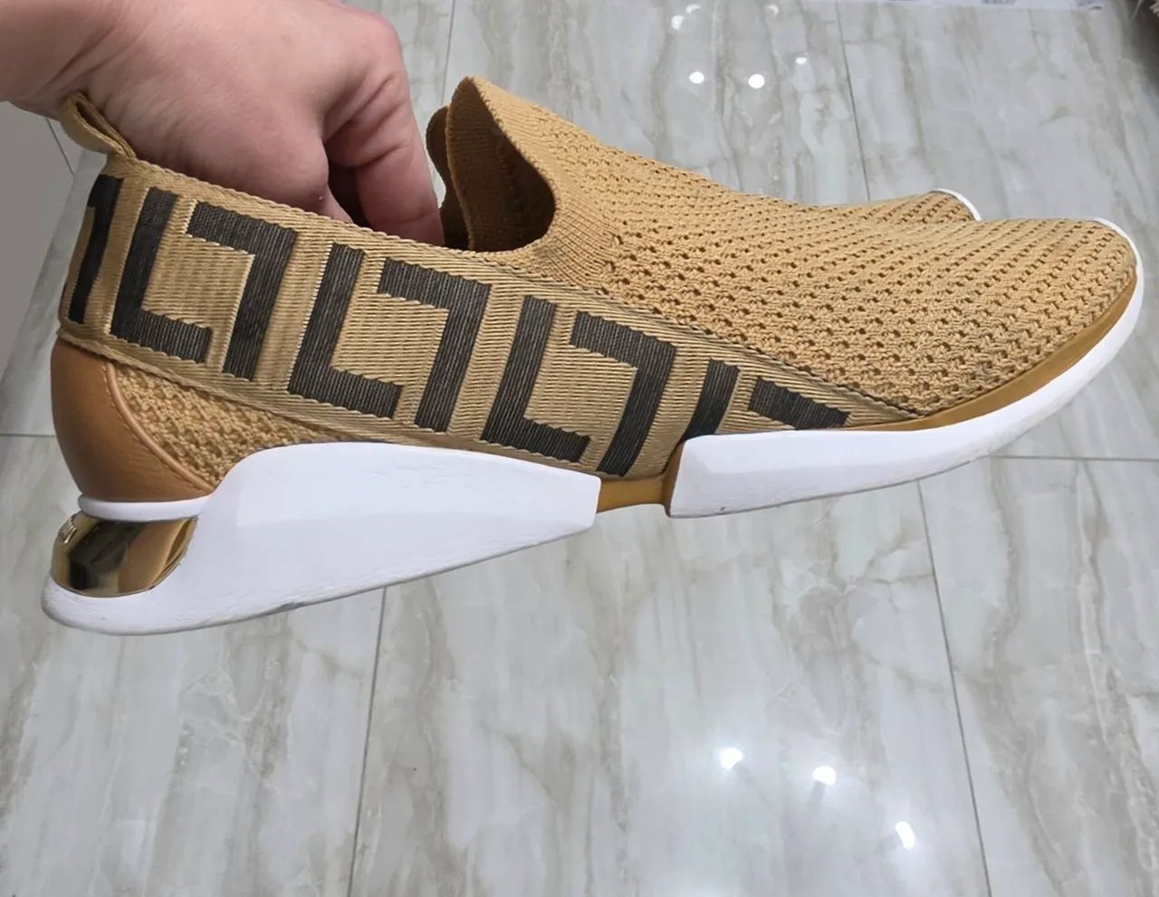 Tênis feminino casual -  Luz da Lua - Foto 2