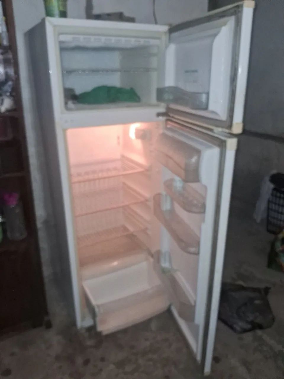Vendo geladeira Electrolux  - Foto 2
