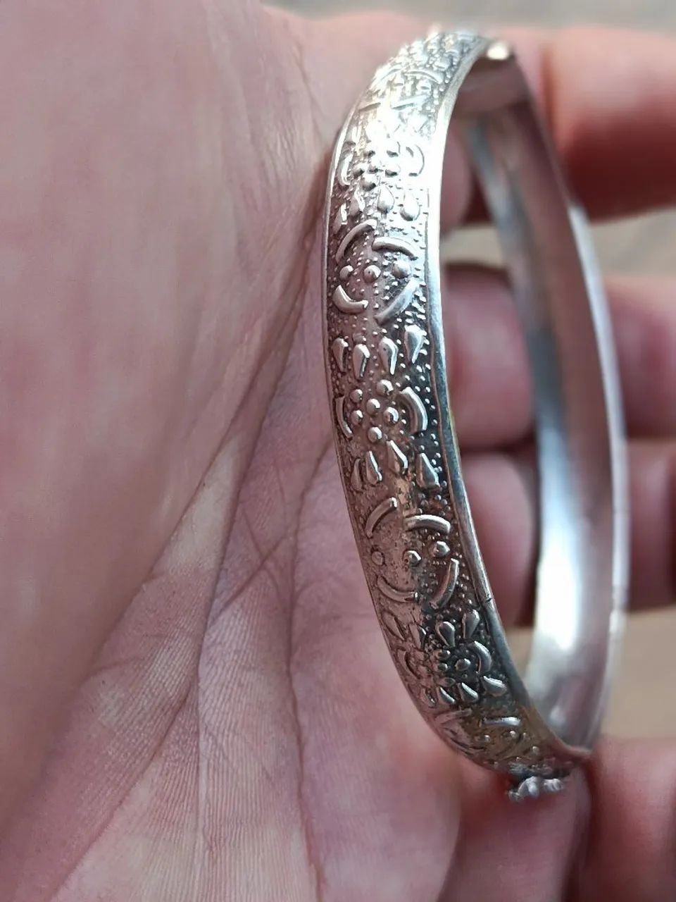 Bracelete de prata  trabalhado . - Foto 2