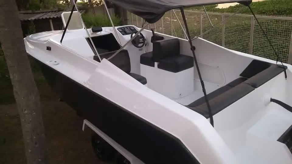 Lancha Focker 26 pés cabinada - Foto 4