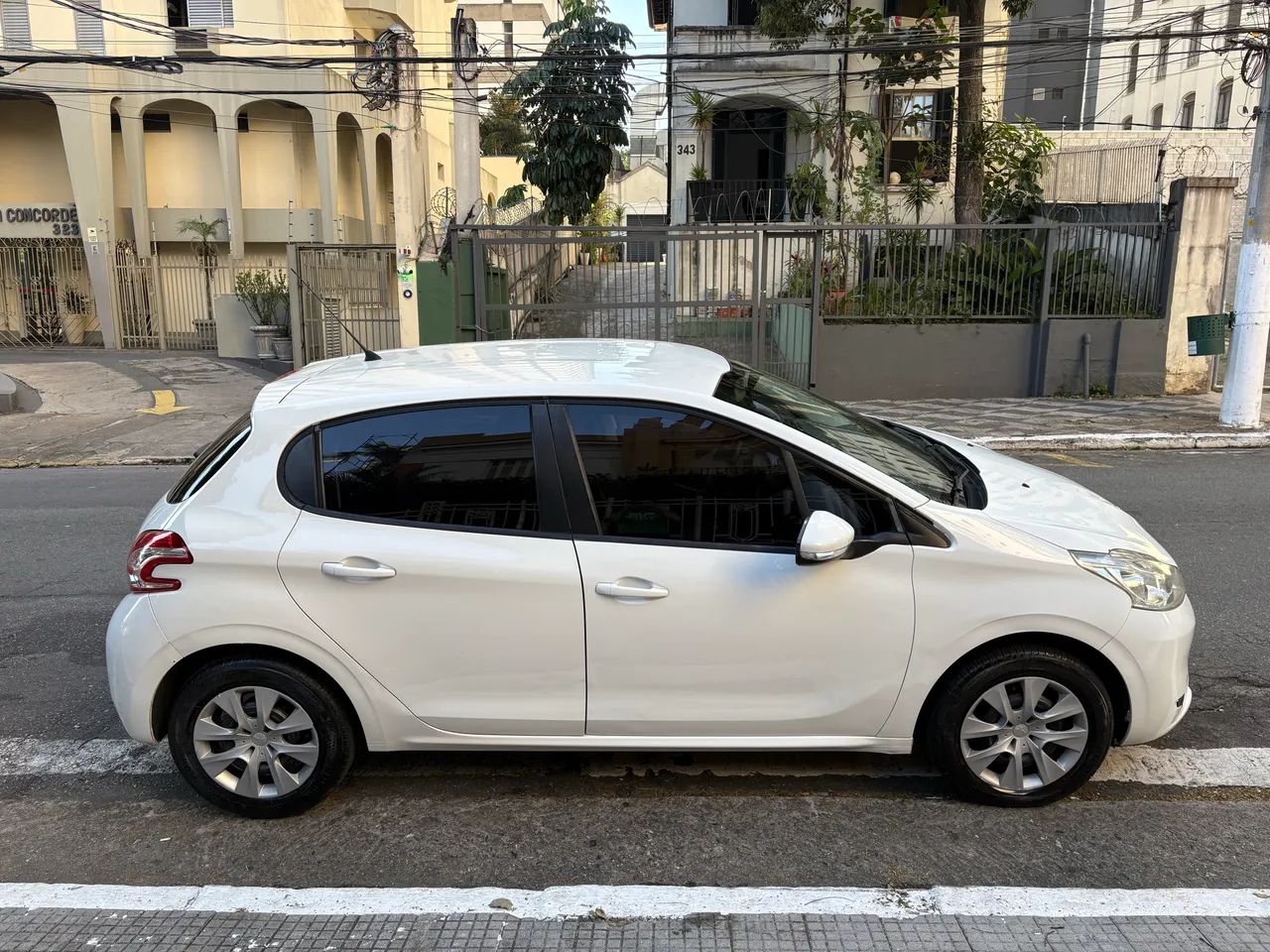 Peugeot 208 Active/active Pack 1.5 Flex 8V 5P 2014 - Foto 5