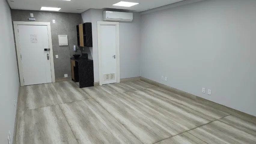 Alugo Sala Comercial pronta para uso no Square Corporate SC 401 - Florianópolis