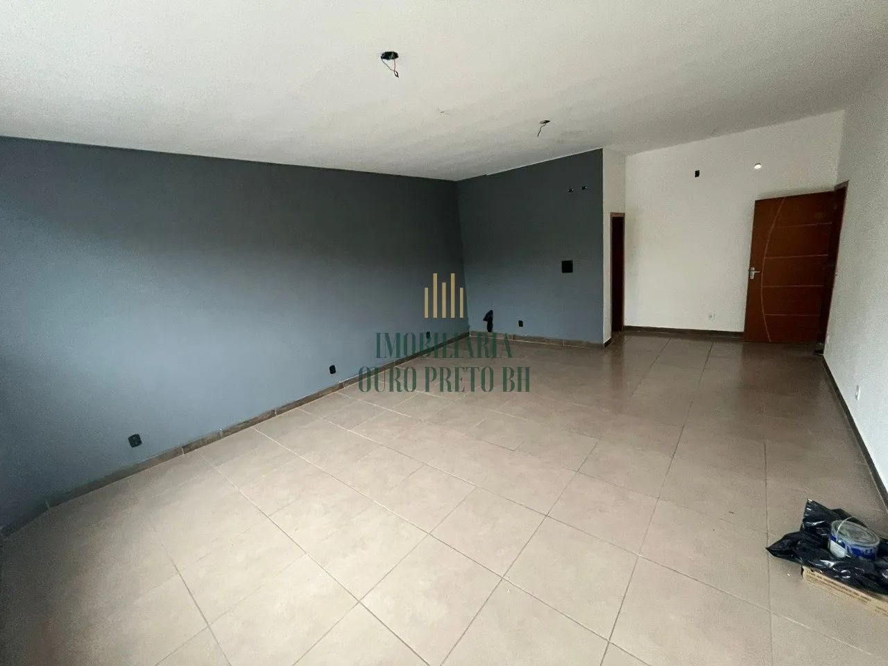 Sala com 50m² para locação no bairro Céu Azul.