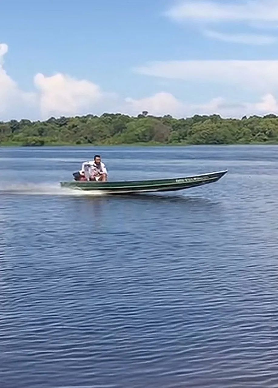 Bote e motor barato 