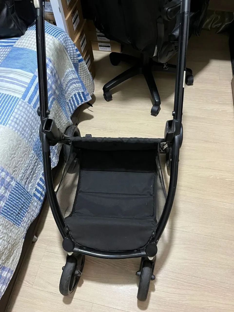 Vendo kit carrinho e bebê conforto - Foto 4