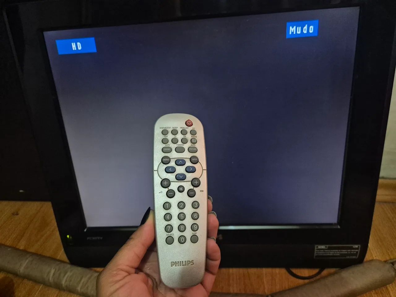 Tv Philips LCD 20 POLEGADAS EM PERFEITO ESTADO  - Foto 2