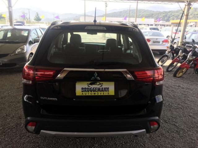 OUTLANDER 2.0 16V 160cv Aut. - Foto 5
