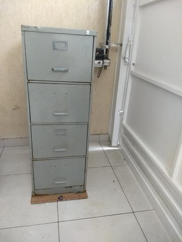 Arquivo de aço 4 gavetas