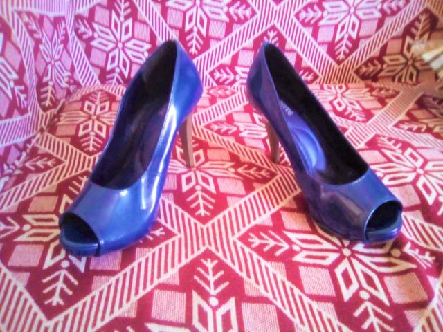 Peep Toe Meia Pata Verniz - Azul - Foto 6