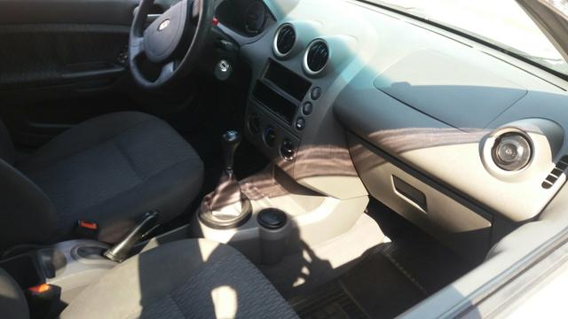 Ford Fiesta Sedan 1.6 2005 - Foto 4