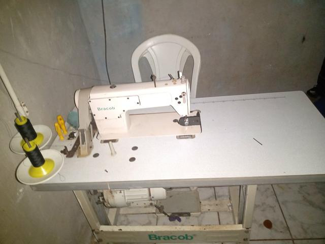 Vendo uma máquina de costura reta tá nova - Foto 5