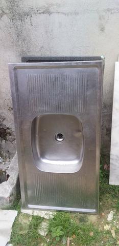 Pia inox e marmore para banheiro