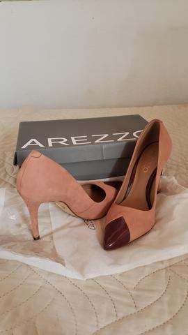 Scarpin de couro arezzo - Foto 2