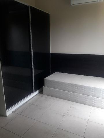 Excelente Apto. de 4 suítes sendo uma Master com Closet na Ponta Negra. - Foto 11