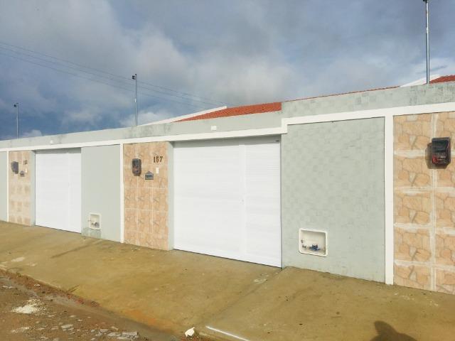 Documentação Inclusa: 2 quartos, 2 wcs, garagem, sala, coz americana, quintal, área serviç - Foto 2