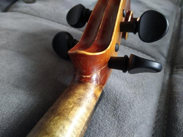 Violino antigo Tcheco, com case e arco. Possui etiqueta interna - Foto 6