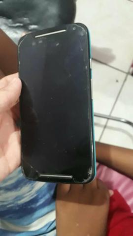 Vendo motog2 só a película qui ta trincado mais ta tudo funciomando normal - Foto 2
