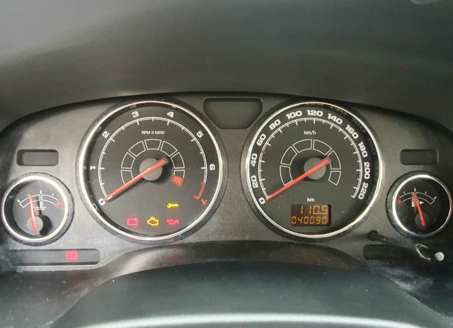 Vendo zafira com kit gás muito Nova ? - Foto 5