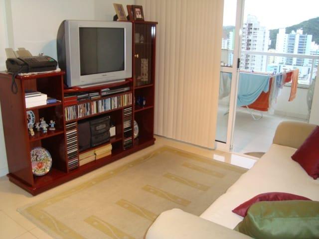 Quadra mar, Sacada com Churrasqueira, Andar alto, mobiliado, lazer, linda vista - Foto 7