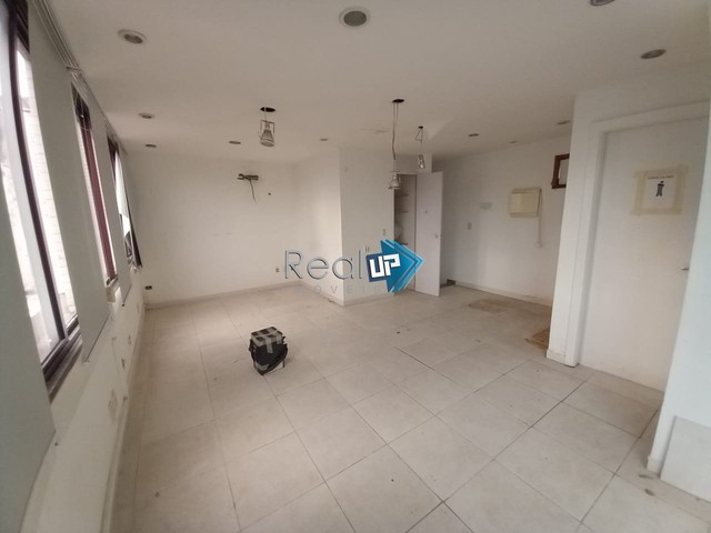 SALA COMERCIAL NA OLEGÁRIO MACIEL -JARDIM OCEÂNICO