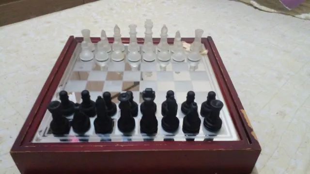 Conjunto de xadrez dobrável de madeira grande com armazenamento interno