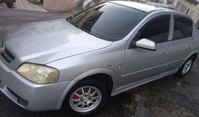 Veículo Chevrolet Astra Sedan, 2003, 4 portas, cor banca (22870