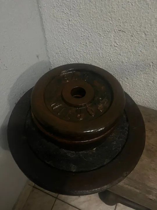 Banco para musculação, barra w, barra supino , anilhas - Foto 5