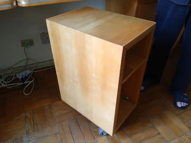 Nicho c/ 1 prateleira e rodas em MDF Marrom 71 cm x 32 cm x 47 cm - Foto 5