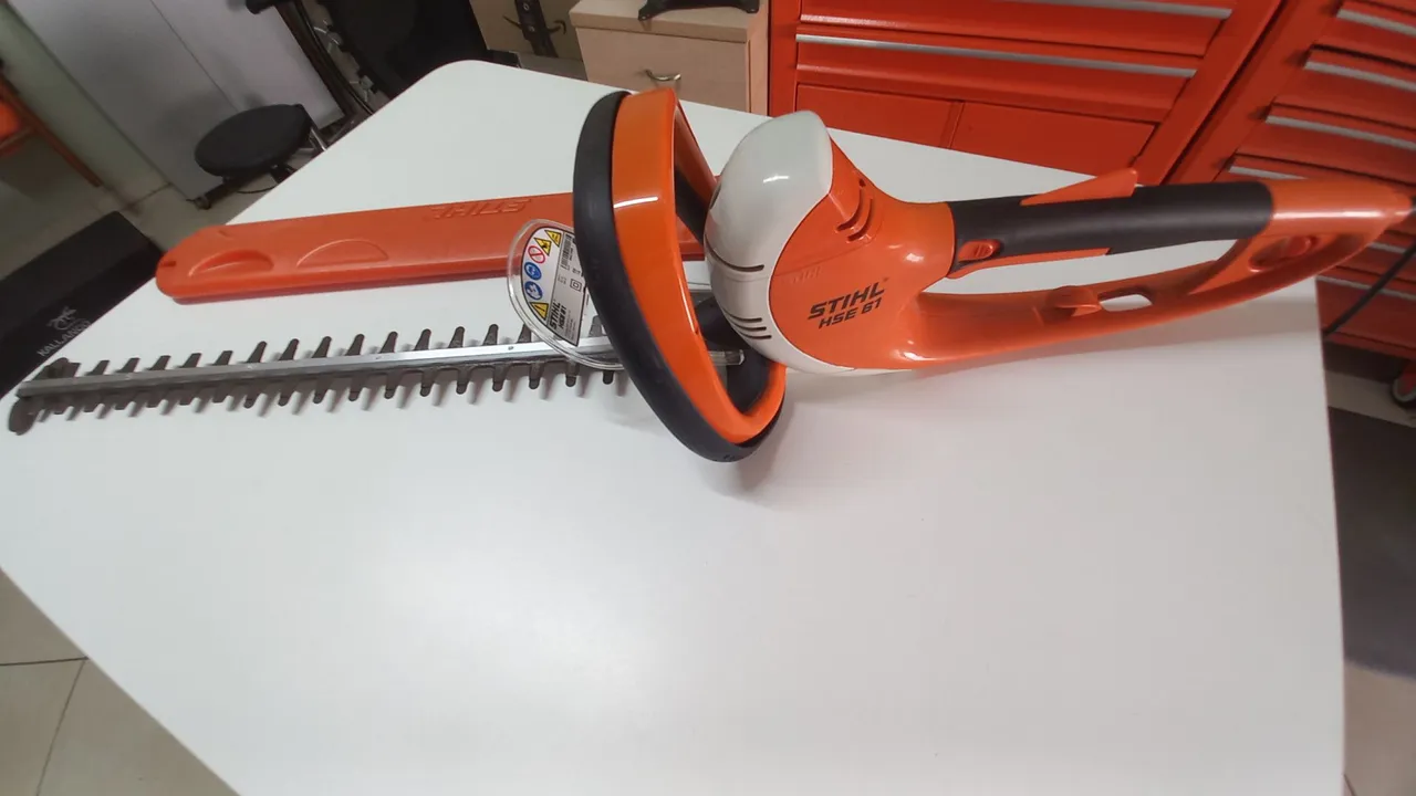 Tesoura de poda Stihl HSE 61(como novo) 220v
