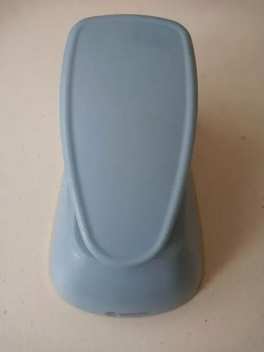 Furador Scrapbook Grande Azul Claro circulo Escalope - 4,5 cm - Foto 2