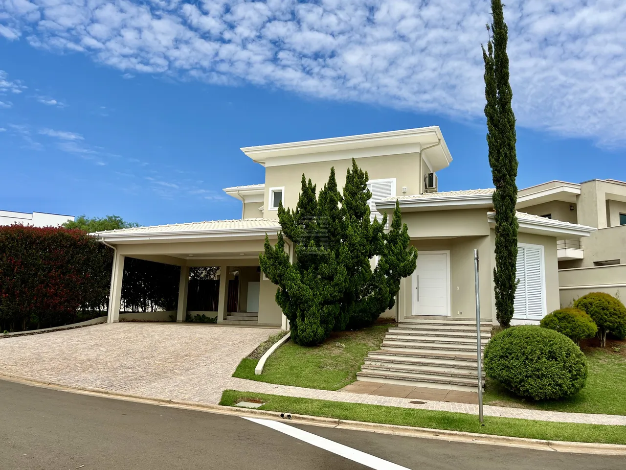 Casa a Venda e Condomínio com 3 Suítes e 3 Vagas no Estância Eudóxia