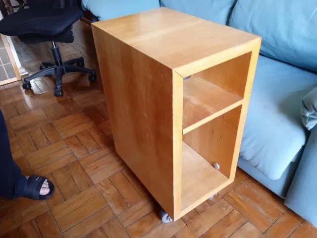 Nicho c/ 1 prateleira e rodas em MDF Marrom 71 cm x 32 cm x 47 cm - Foto 6