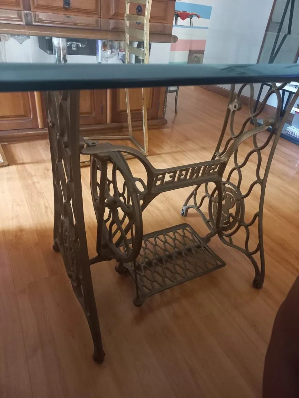 Mesa de jantar com tampo de vidro - Foto 2