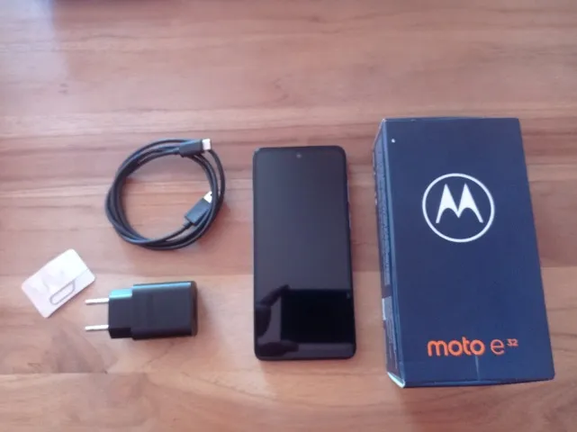 Celular Smartphone Moto e32 64 GB - 4 MB - Azul