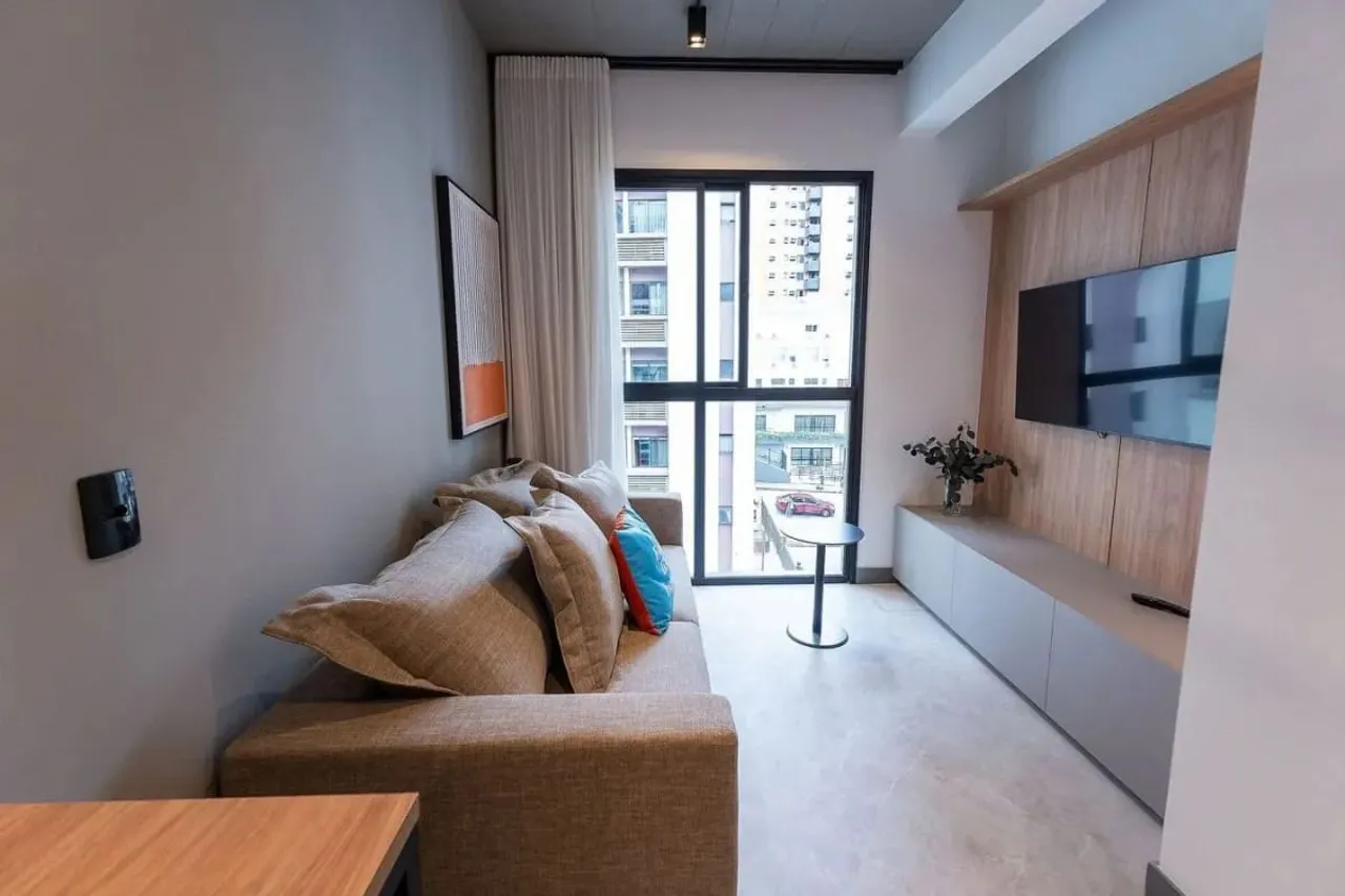 Apartamento com 1 Quarto para alugar, 42m² - Centro