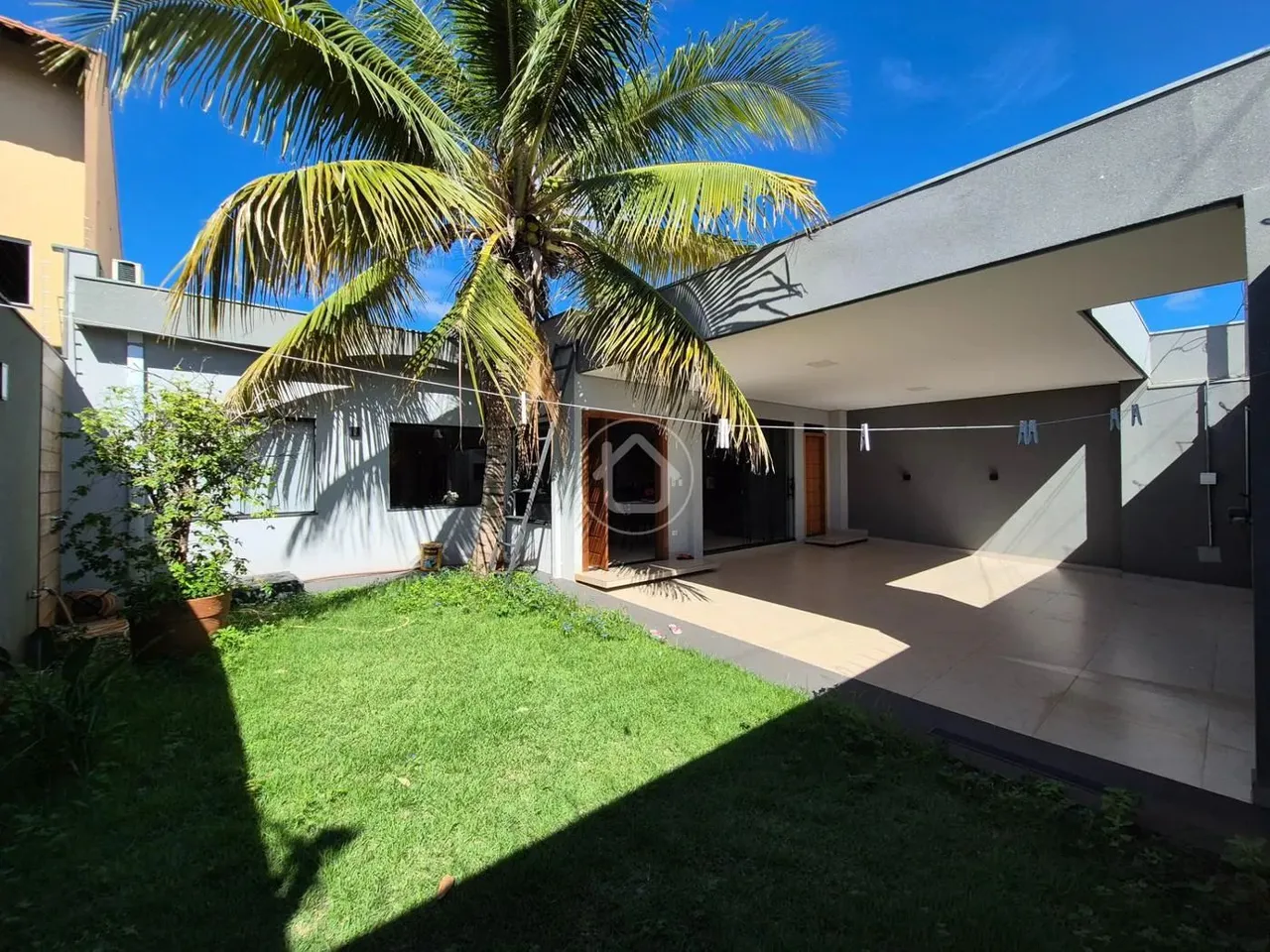 CASA 3 SUITES NO PANAMA COM ENERGIA SOLAR