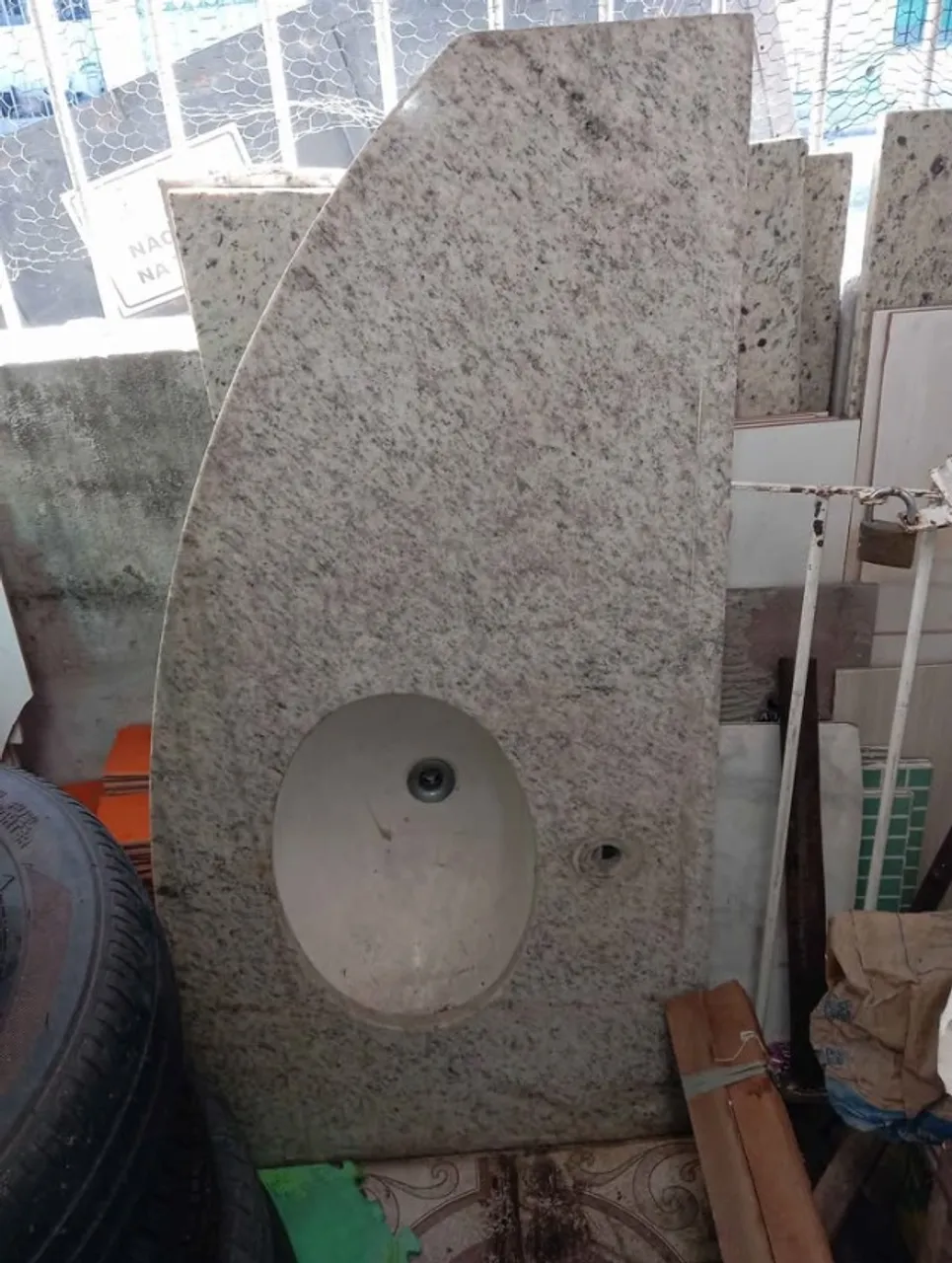 Pia de granito, linda e conservada