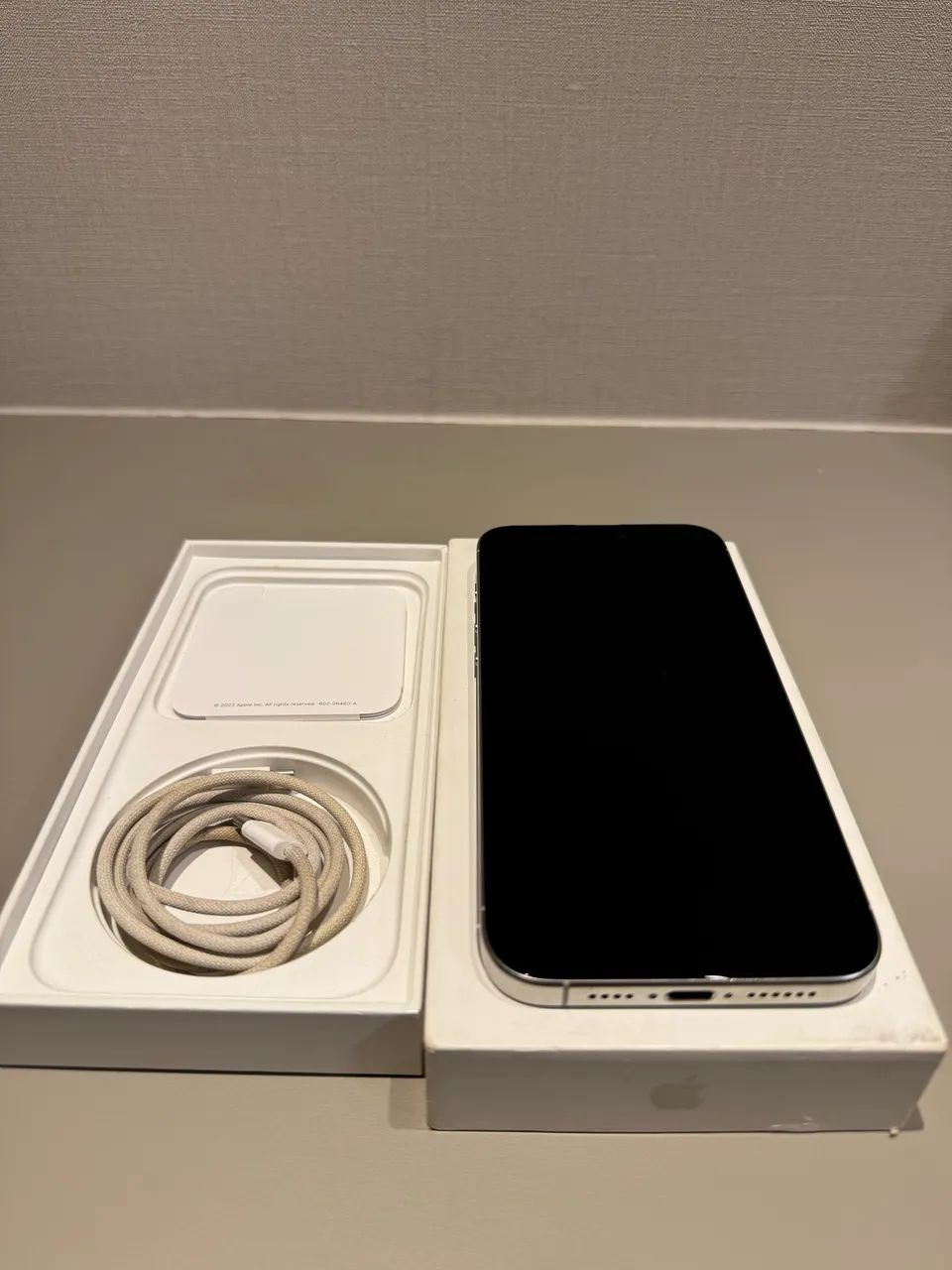 iPhone 15 Pro Max 256gb - Completo na caixa - seminovo impecável  - Foto 4