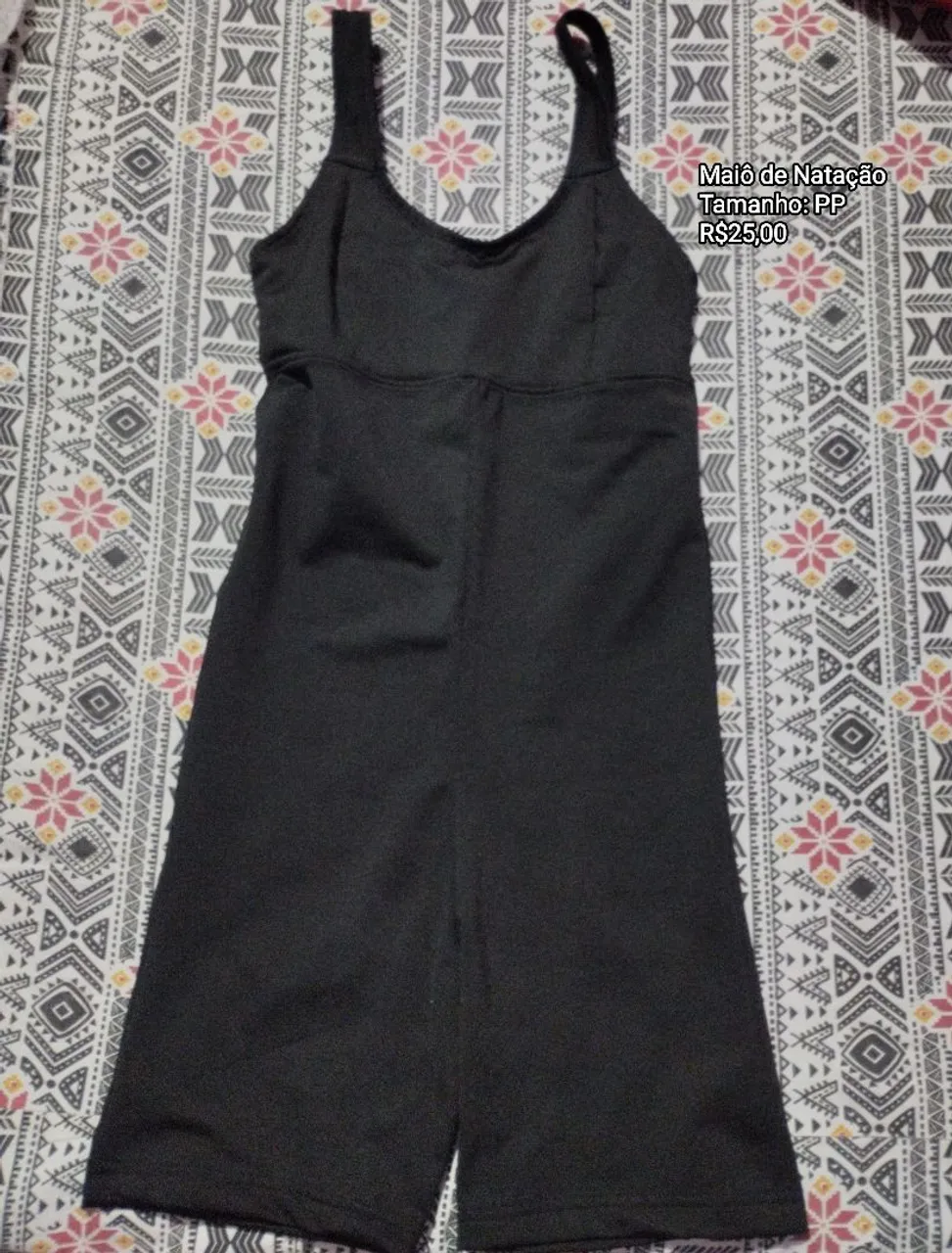 Maiô de natação preto tamanho P