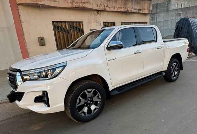 Toyota Hilux CD SRX 4X4 2.8 TDI 16V Diesel Aut. 2019 - Foto 2