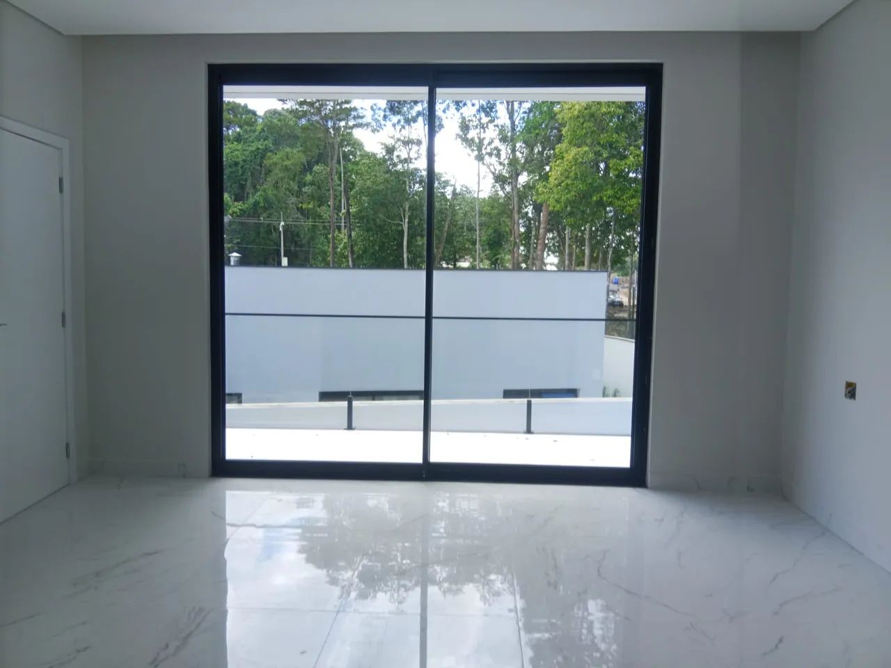 Casa Duplex no Condomínio Alphaville 04 de 311m ²/ 4 Suítes / Piscina com Hidromassagem na - Foto 4